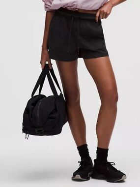 Dance Studio High-Rise Lined Short 3.5"
ColourBlack